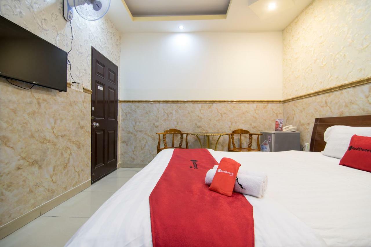 Reddoorz Plus Near Mien Tay Bus Station 2 Хошимин Экстерьер фото