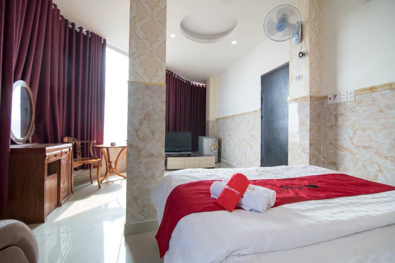Reddoorz Plus Near Mien Tay Bus Station 2 Хошимин Экстерьер фото