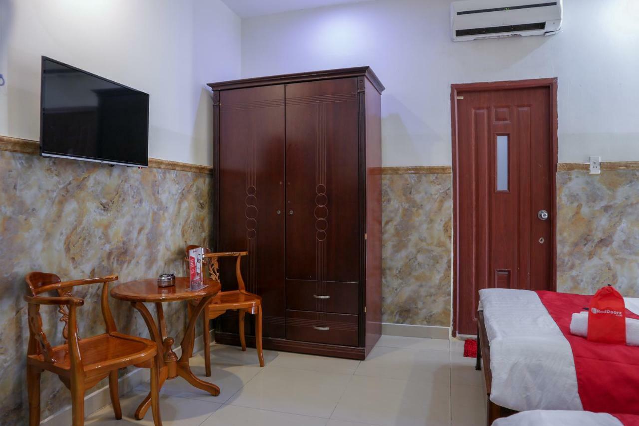 Reddoorz Plus Near Mien Tay Bus Station 2 Хошимин Экстерьер фото